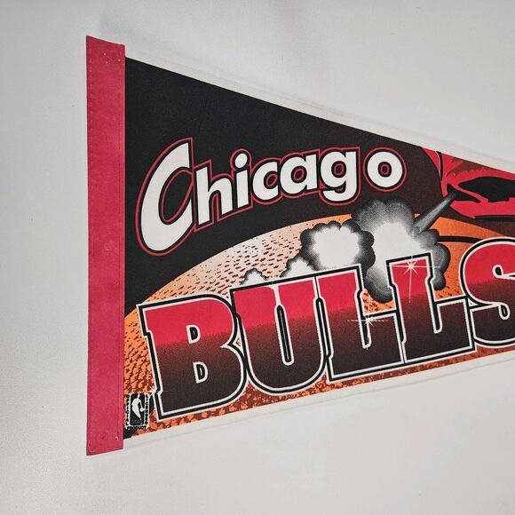 Vintage 90s Chicago Bulls NBA Basketball Red Smoke Pennant Tag Express Duluth - Picture 2 of 5
